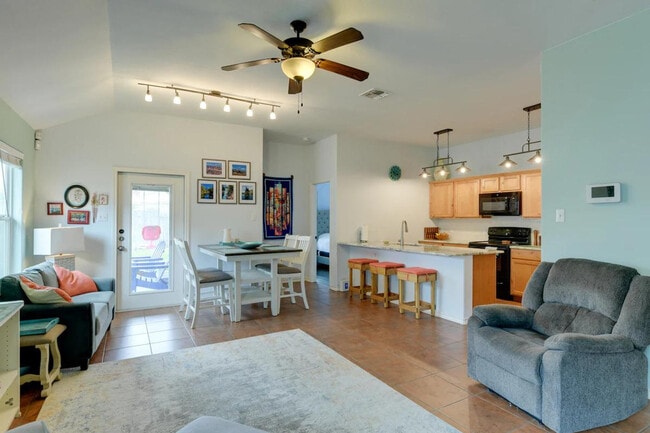 Building Photo - 1509 Oak Harbor Dr