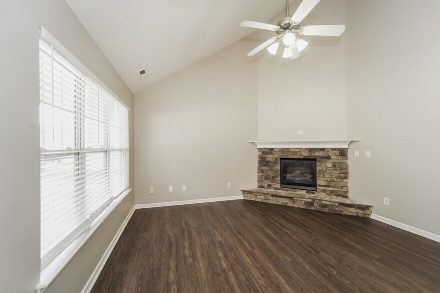 Building Photo - 734 Ablow Dr