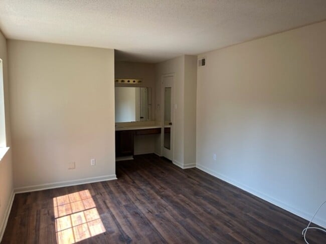 Building Photo - 2/2.5 Two-story Stonegate Townhome