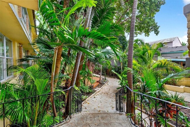 Building Photo - 1446 Lenox Ave.