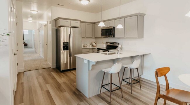 Building Photo - Pet-Friendly 3BR in a Great Vineyard Locat...
