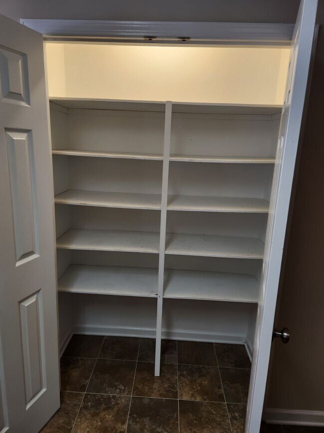 Building Photo - 9841 Lenox Ln