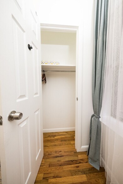 Building Photo - 317 E 75th St