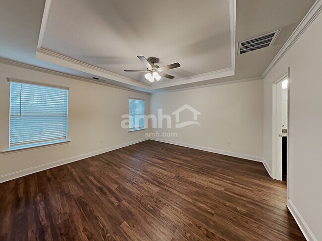 Building Photo - 2144 Laurel Village Circle