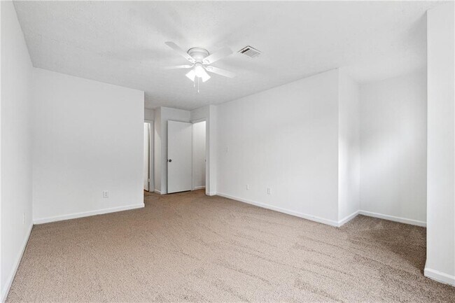Building Photo - 476 Brookfield Way