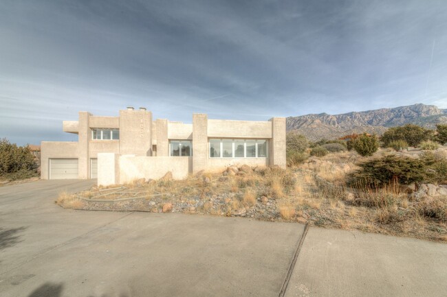 Building Photo - SANDIA HEIGHTS EXECUTIVE RENTAL 2+Story 3B...