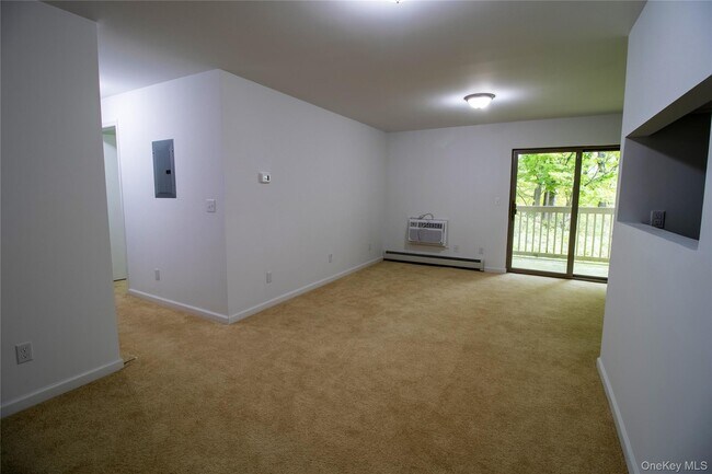 Building Photo - 358 Concord Ln