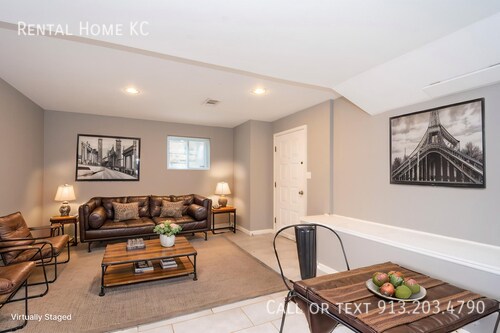 Building Photo - 5101 Hardy-