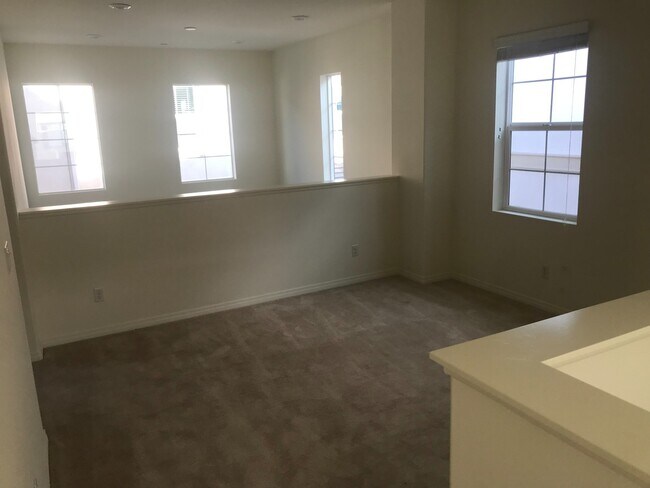 Building Photo - Luxury home 4Bedroom 3.5Bathroom in Chino