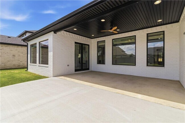 Building Photo - 4413 S 88th St
