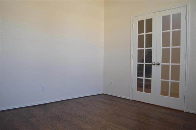 Building Photo - 1010 Utopia Ln