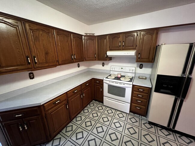 Building Photo - 4214 Blossomwood Dr