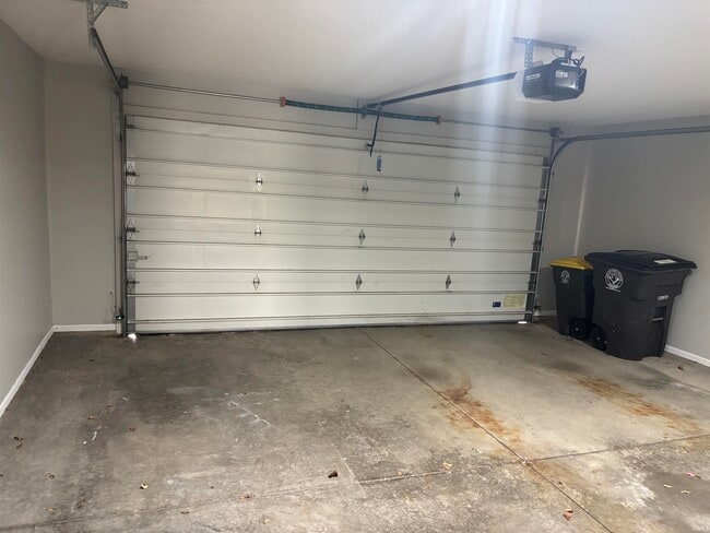 Building Photo - 1431 Shingle Oak Pointe