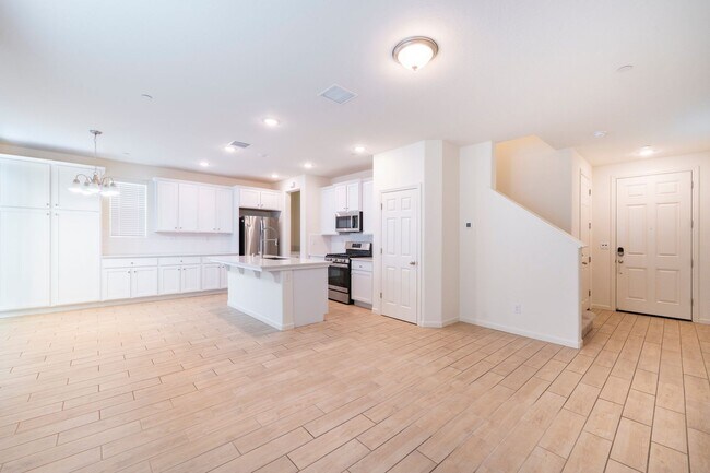 Building Photo - 6313 E Meritage Dr