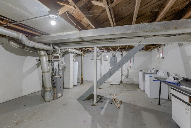 Building Photo - 3356 N 41st St