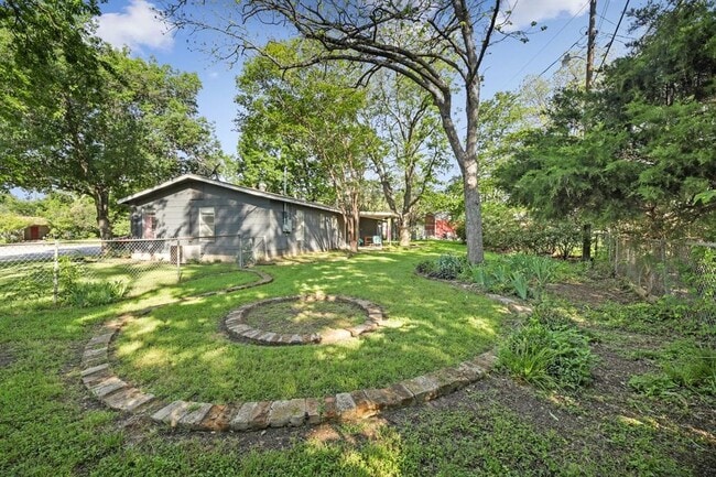 Building Photo - 2202 Towbridge Cir