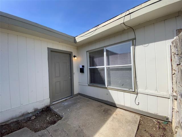 Building Photo - 6808 Trail Lake Dr