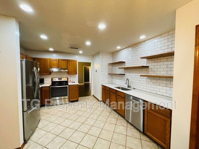 Building Photo - 4112 Hollister Pl