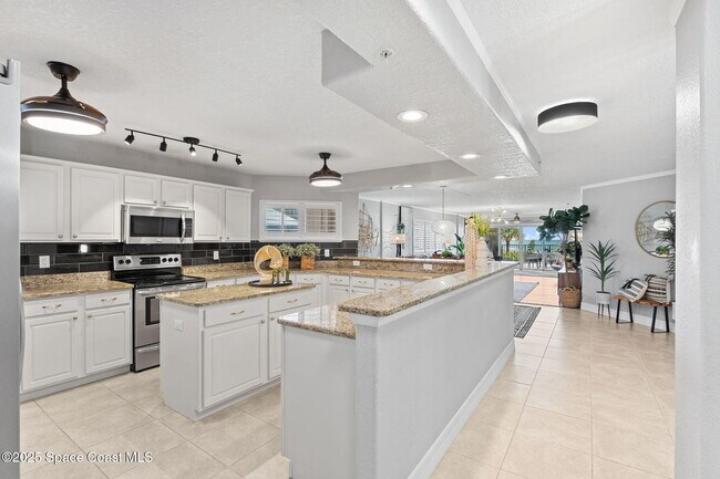 Building Photo - 1493 S Atlantic Ave