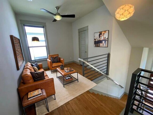 Building Photo - 8500 Bowling Green Dr