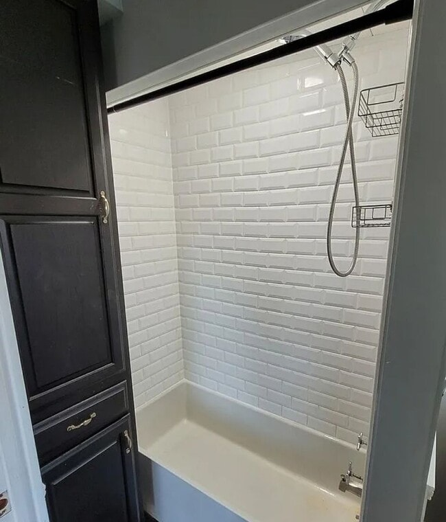 Building Photo - Bright 3 Bedroom, 1 Bath Home in Dallastown Schools!