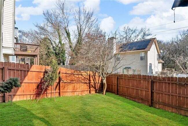 Building Photo - 1093 3rd St