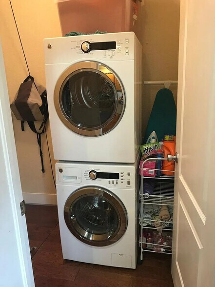 Building Photo - 1301 E 31st Ave