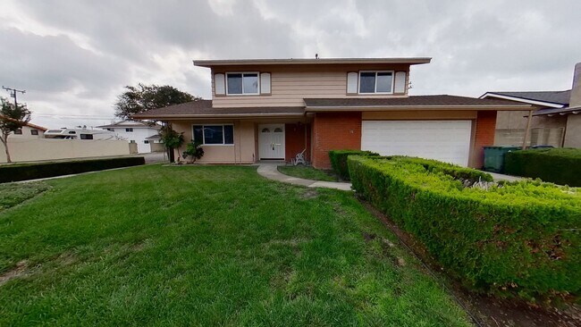 Primary Photo - **MOVE-IN SPECIAL** 4 Bedroom , 2.5 Bathro...