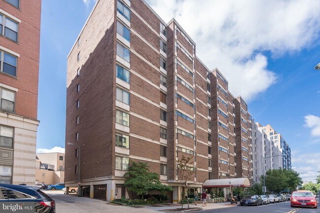 Building Photo - 1420 N St NW