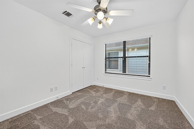 Building Photo - 2710 Hullsmith Dr