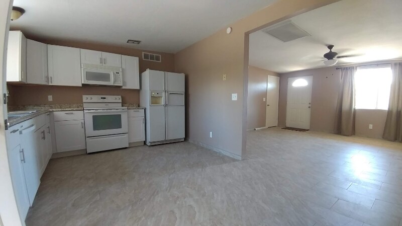 Building Photo - 3947 E Drexel Rd