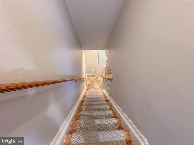 Building Photo - 226 Guthrie Ave