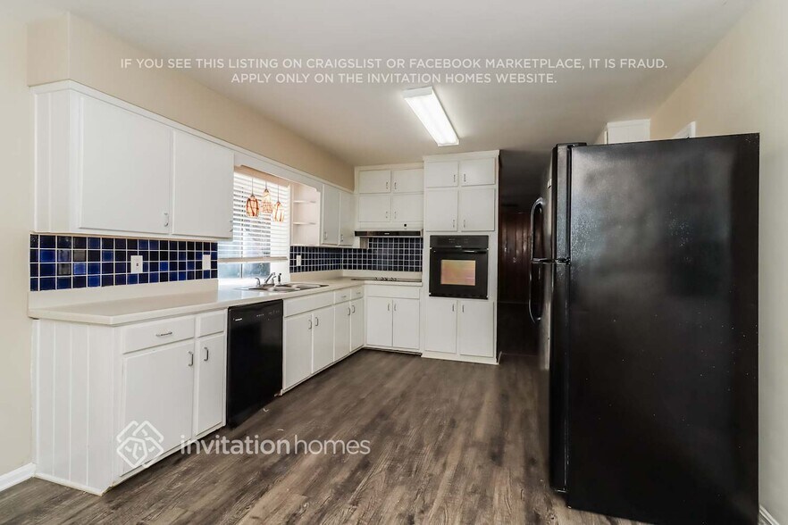 Building Photo - 4187 Castle Pines Ct