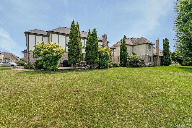 Building Photo - 47105 Liberty Bell Rd E