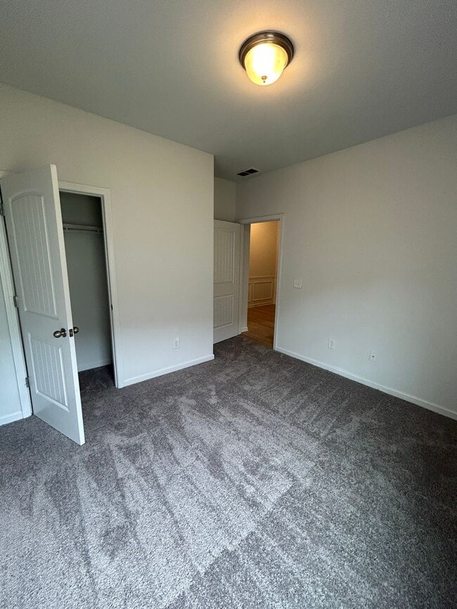 Building Photo - Newer Built 4/3 House in West Rome- $1,995