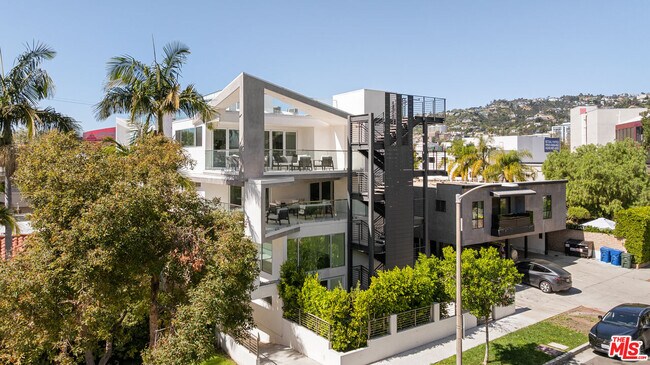 Building Photo - 621 Kings Rd