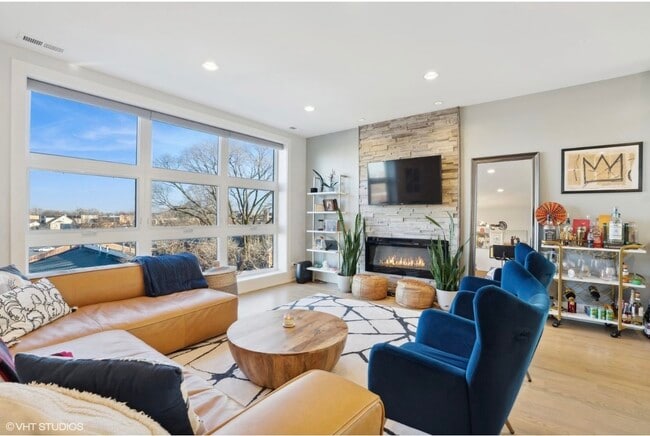 Building Photo - 1209 E 46th St