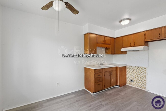 Building Photo - 1733 Christian Ave