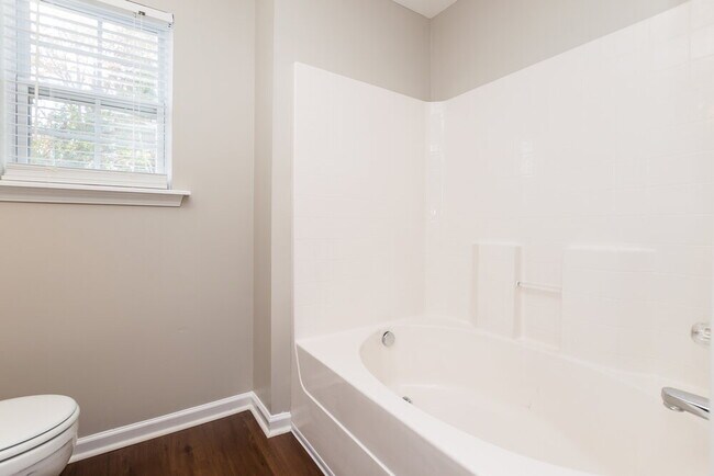 Building Photo - 1123 Geneil Ln