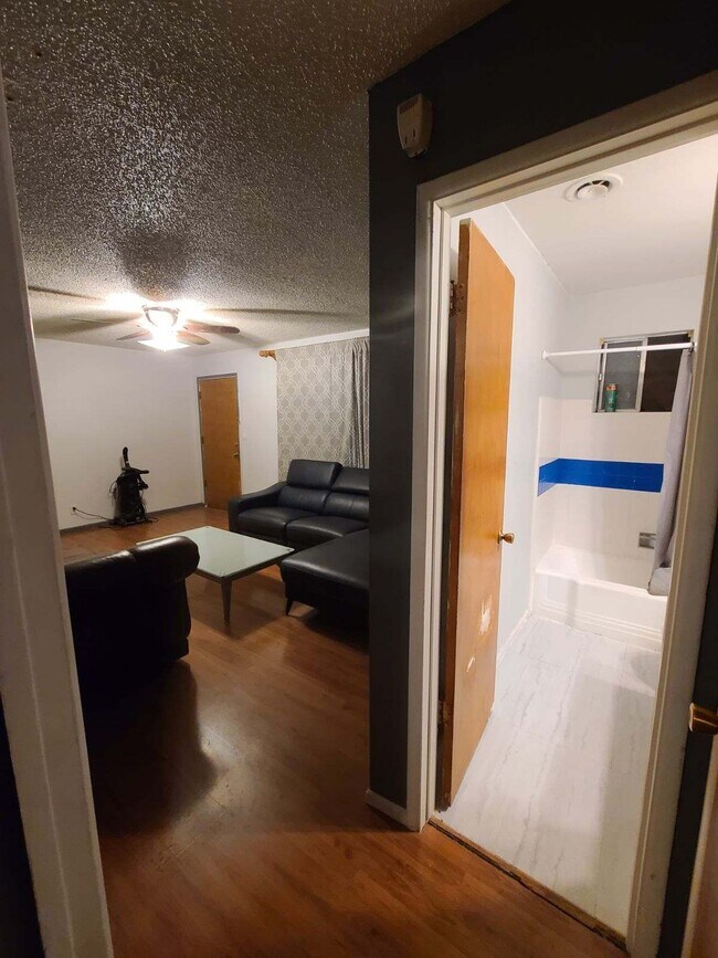 Building Photo - 4924 N Woodmere Fairway