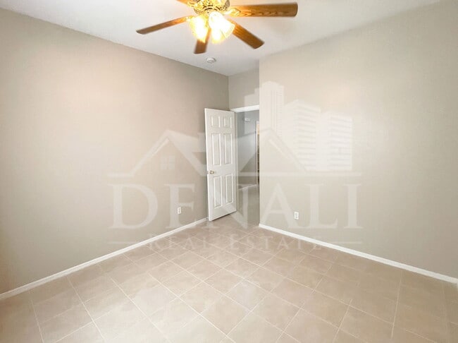 Building Photo - 8355 W Mary Ann Dr