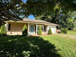 Building Photo - Spacious Duplex with Private Yard & Garage...