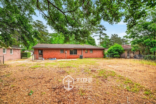Building Photo - 123 E Edgefield Dr