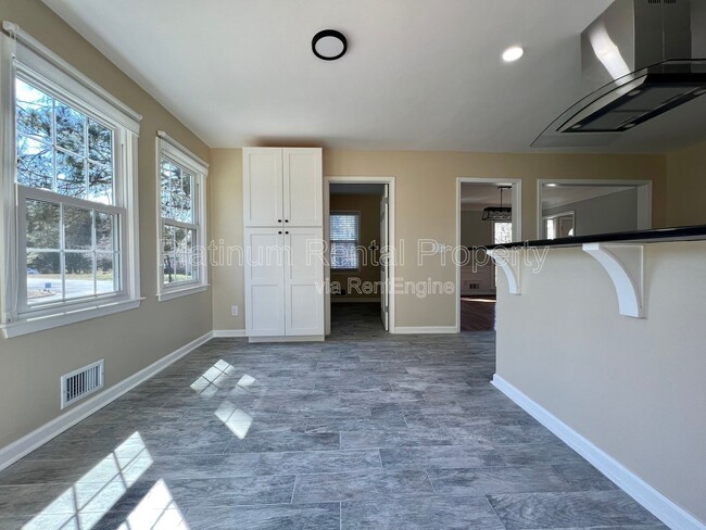 Building Photo - 3707 Rogers Cove