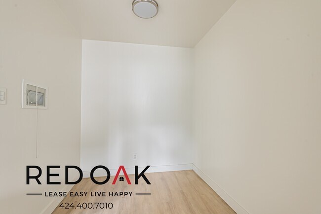 Building Photo - 112 N Normandie Ave