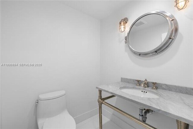 Building Photo - 100 Lincoln Rd