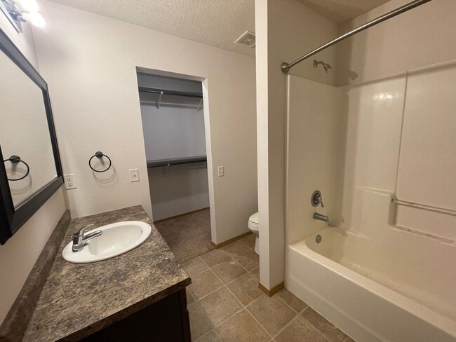 Building Photo - 3 Bedroom in Republic School District!