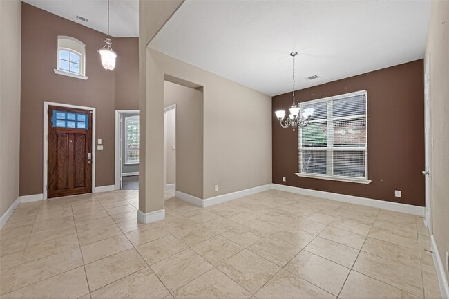 Building Photo - 16811 Kilgarth Dr