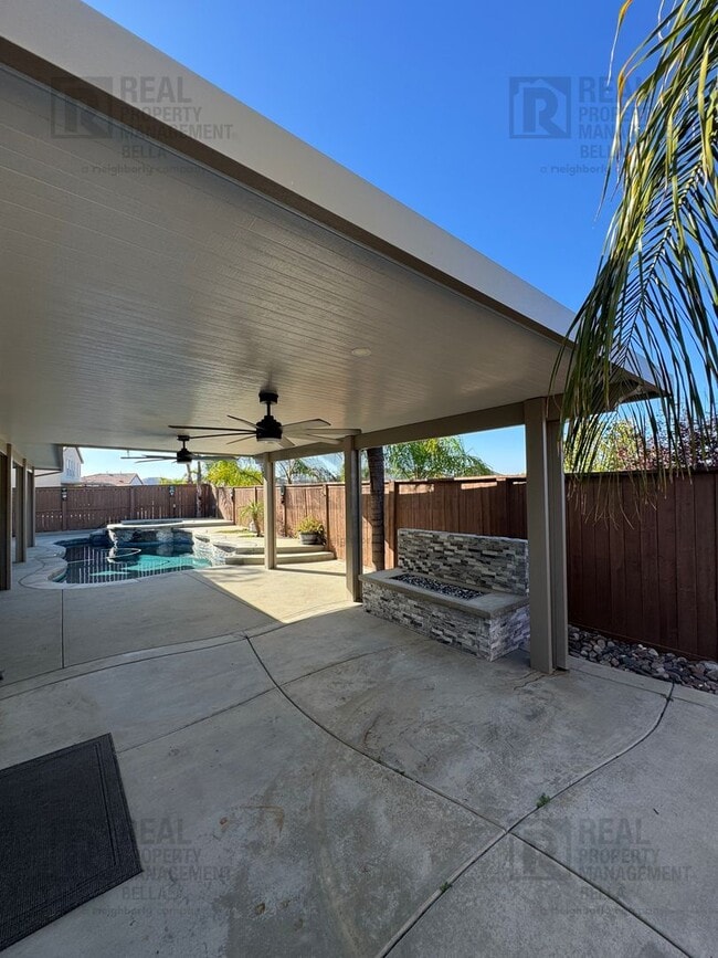 Building Photo - 23694 Canyon Heights Dr