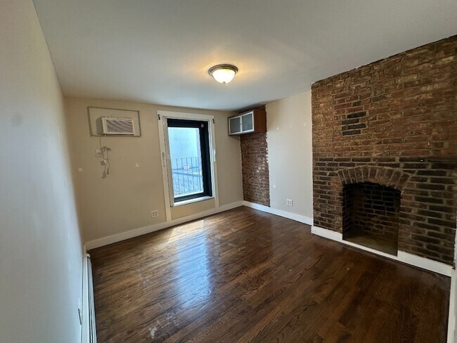 Building Photo - 327 Van Brunt St